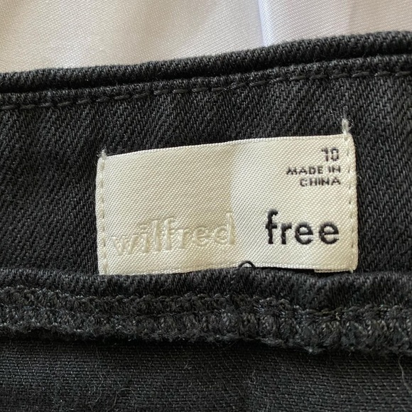 Aritzia black skirt - Picture 2 of 2